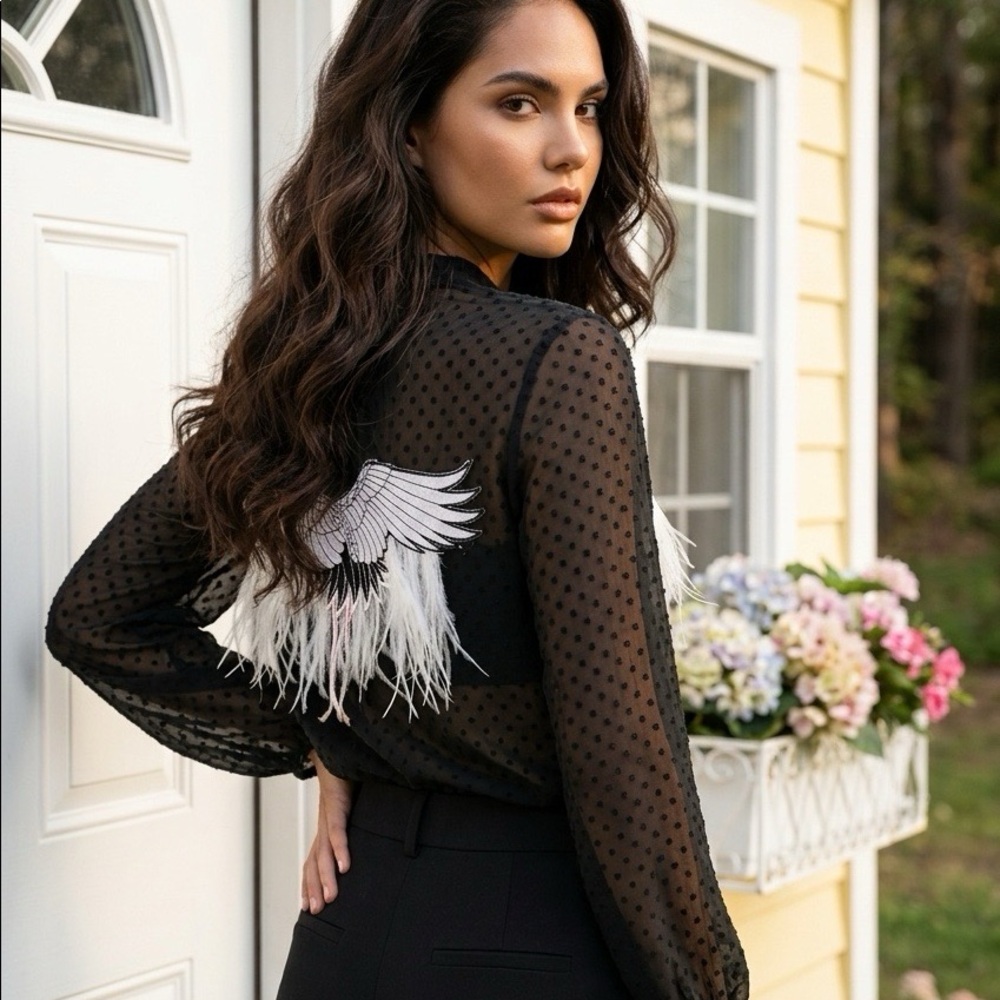 Stunning top blouse by Linea Italy